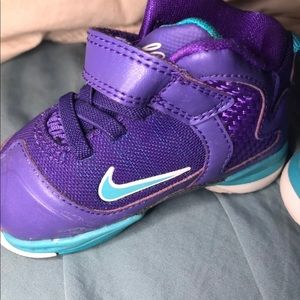 lebron james girl shoes
